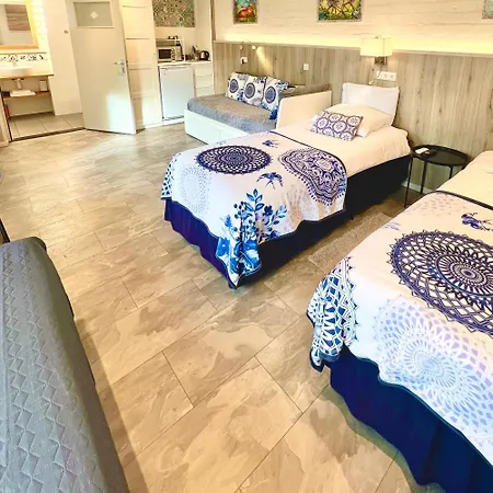 Rooi Bij De Knoptoren Sint-Oedenrode