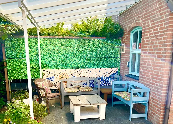 Rooi Bij De Knoptoren Sint-Oedenrode